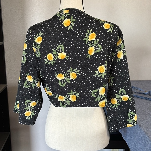 Boohoo Women’s Size 14 Yellow Floral Shrug - Picture 2 of 7